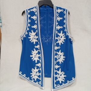 Lauren Michelle Blue and White Embroidered Vest